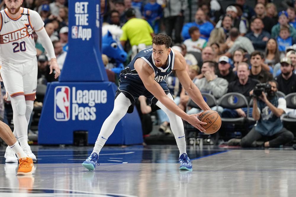 冰上划出一 冰上划出一