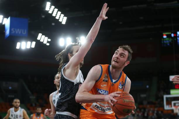 完成转会 完成转会